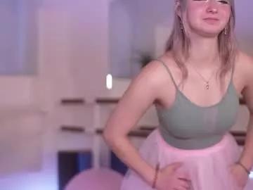 Watch sexy escort _meowwluffy_ _meowwluffy_ from Chaturbate