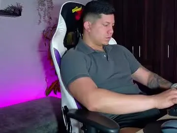 Freechat _robertobaggio on Chaturbate