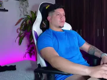 Freechat _robertobaggio on Chaturbate