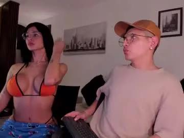 Away a_lejandro_08 on Chaturbate