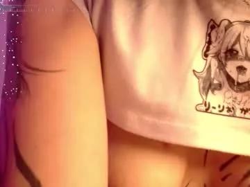 ahri_roux on Chaturbate