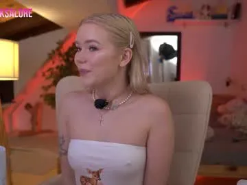 aleksalore — Goal: lick finger tease #daddy #blowjob #bigass #blonde #petite [51 tokens remaining]