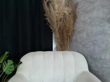 alexa_foxx27 — #lush #anal #bigass #squirt #blowjob -- Current Goal: I spread my ass and play slow with my fingers. at 3000 tokens