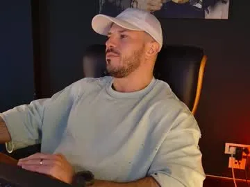 angeloeric on Chaturbate