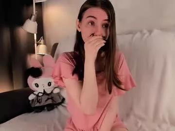 approche_toi_petite on Chaturbate