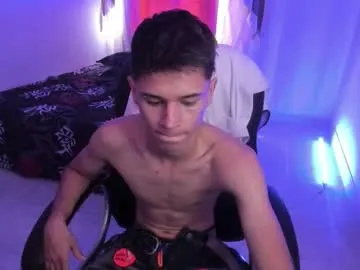 Freechat aron_boyy on Chaturbate