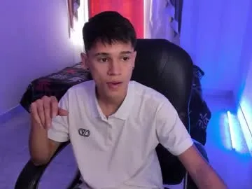 Freechat aron_boyy on Chaturbate