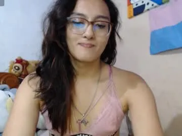 aurora_sanders1 — #bigcock #glasses #trans #latina #femboy [1000 tokens left]