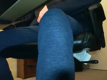 batebro13 on Chaturbate