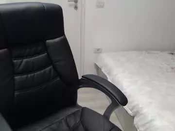 Freechat blue_eyes96 on Chaturbate