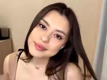 Freechat brunalamarra on Chaturbate