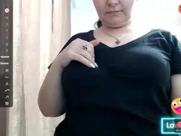 Freechat bustyemma on Chaturbate
