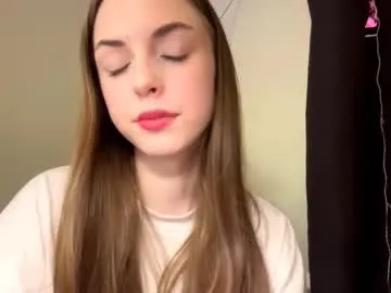 caylakimbro — Goal:Lower my shorts --- Show a basic belly roll!<: My name is Polly #new , new experience to me, hope it turns out well :3 #skinny #young #18 #shy [44 tokens remaining]