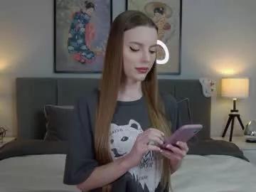 chloe__rose_ on Chaturbate