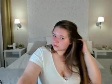 Freechat chloee_white on Chaturbate