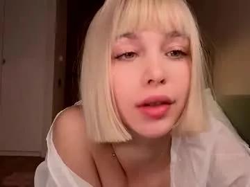 Discover gorgeous model Cutieeeeva cutieeeeva from Chaturbate