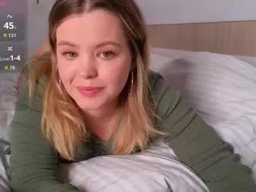 Freechat dianaholiday on Chaturbate