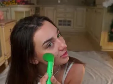 dinacaguimbal on Chaturbate