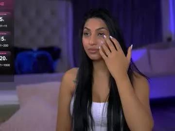 Freechat emahallee on Chaturbate