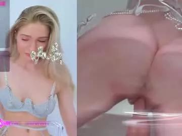 Freechat emilly_hart on Chaturbate