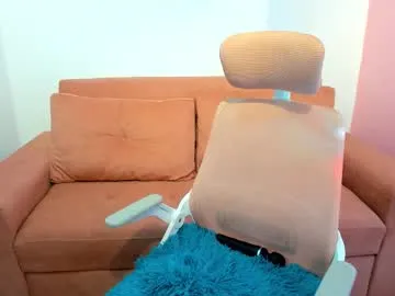 emmiejones_ on Chaturbate