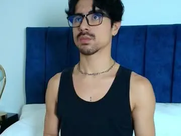 Freechat ethan_briggs on Chaturbate