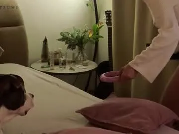 eva_natsumi — Let`s have some fun!* NEXT STREAM AT FEBRUARY 22 ~2pm GMT 0 * - Goal: Doggy tease top view [588 tokens left] #tease #bigboobs #feet #teen #18