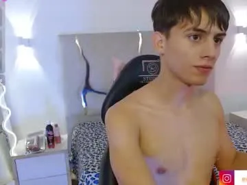 evan_tay — dance sexy [0 tokens remaining]