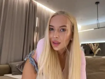 ewagreen — fingering pussy [661 tokens left] #new #lovense #anal #blonde #squirt