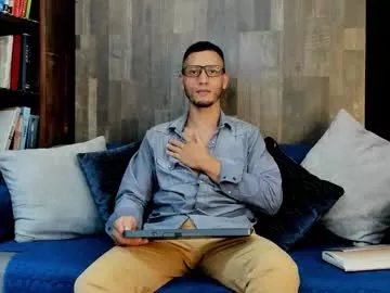 Away gabrieldraven on Chaturbate