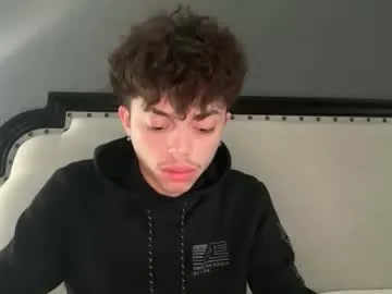 gayboyhtx — shirt off [240 tokens left]