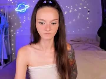Freechat hottiesteverly on Chaturbate