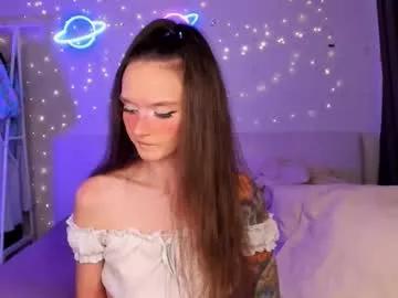 Freechat hottiesteverly on Chaturbate