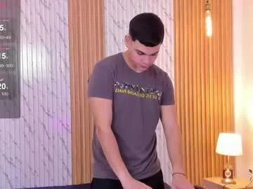 james_jonnes from Chaturbate