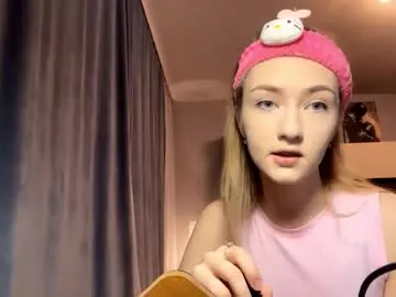 janitamunerlyn on Chaturbate