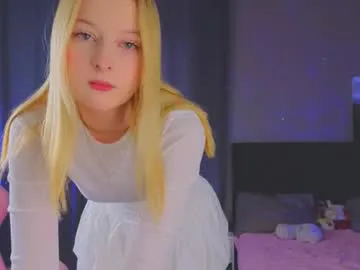 jasmibaby — Goal : What if i my skirt will fall down   Hello im Jasmi, and im #new #shy also #Lovense #18 #skinny [0 tokens remaining]