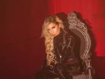 jhenna_greey on Chaturbate