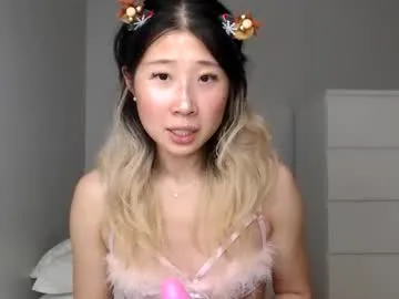 Freechat jiwooe on Chaturbate