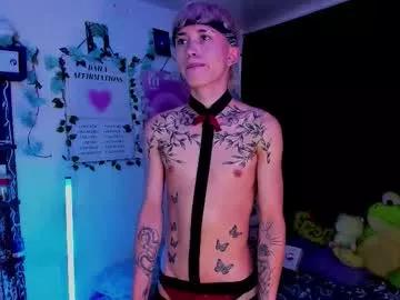 Freechat juniior0_0 on Chaturbate