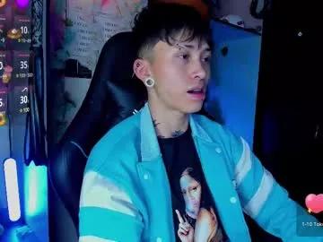 Freechat juniior0_0 on Chaturbate