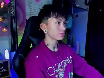 Freechat juniior0_0 on Chaturbate