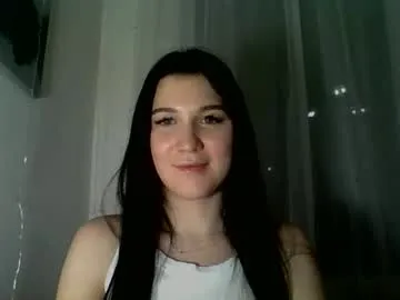 katie_foxi — Hi everyone) I'm in a good mood) I'd be happy to chat) # #new #nonude #shy #sweet #natural [985 tokens remaining]
