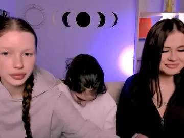 khloebeauty — GOAL: show panties [105 tokens remaining] Welcome to my room! meow #shy #sph #squirt #skinny #lesbian