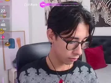 Private kingdanny_8 on Chaturbate