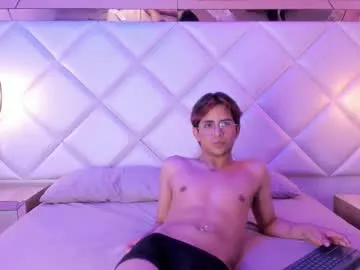 kingkalio — Heeyyy! :) I'm new and versatile  come discover my favorite side #bigcock #versatil #anal #cum #glasses