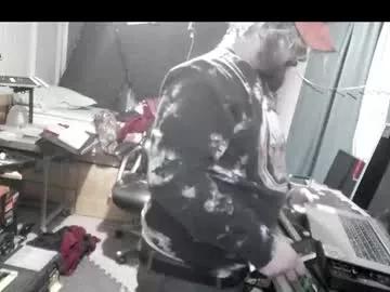 kinkybiguy14 on Chaturbate