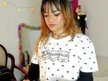 Freechat kittyzenn on Chaturbate