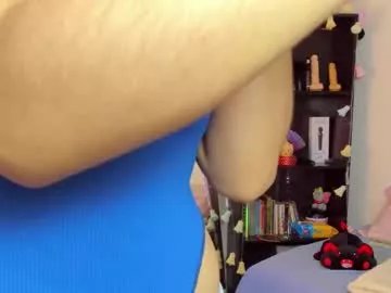 Freechat kittyzenn on Chaturbate