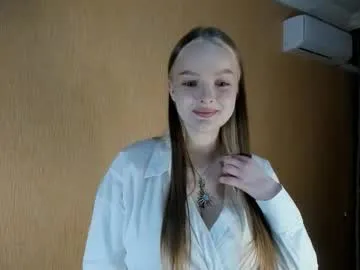 letikzeros — - Hi, I'm Alania. It's my five day goal today:suck finger :( #new #bigboobs #18 #bigass #shy [50 tokens remaining]