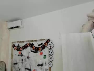 Try Lilabeily, she wants to masturbate for you lilabeily from Chaturbate